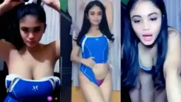 Kylie Pamer Tetek Gede Pakai Baju Biru