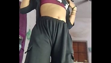 Cowgirl Goyangan Bhabhi India, Suami Ganas Hantam Memeknya Dengan Audio Hindi Yang Menggairahkan