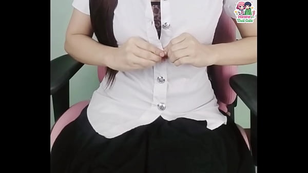 สาวนักศึกษาหน้าใสหลุดโชว์เสี่ยวจัดหนัก ใช้จู๋ปอมยัดโต๊ะคอมจนเสียวสะท้าน