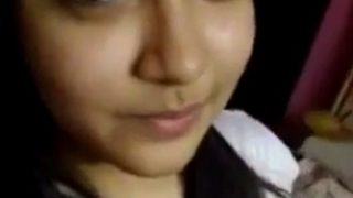 Gadis India Pamer Tetek Telanjang Mandiri