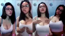Marsha Menggoda Dada Sendiri Dengan Nafas Menggairahkan