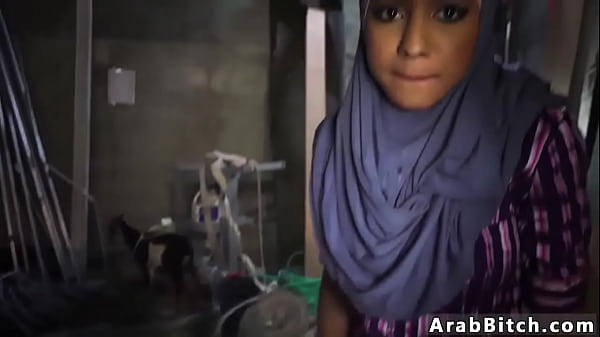 Titit Arab Keras, Pantat Montok Jatuh Di Titik 23km Dari Pangkalan