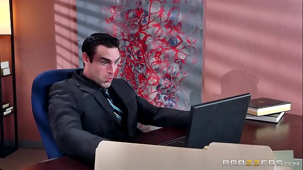 Kerjaan Jadi Nggak Fokus Gegara Tete Montok Ava Riley Di Kantor