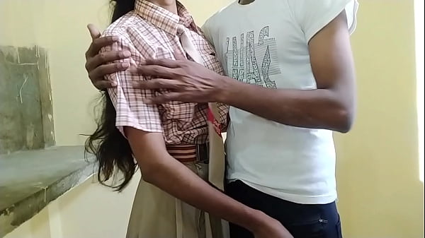 Cewek Desa India Digenjot Habis Sama Pacar Sekolahnya Yang Masih 18