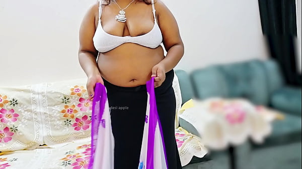 Bhabhi India Pake Saree, Badan Basah Kena Keringet, Pinggul Goyang-goyang, Siap Digoyang.