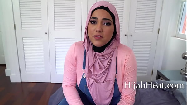 Saudara Arab Montok Menggodaku Dengan Hummus Demi Nafsu Tersembunyi