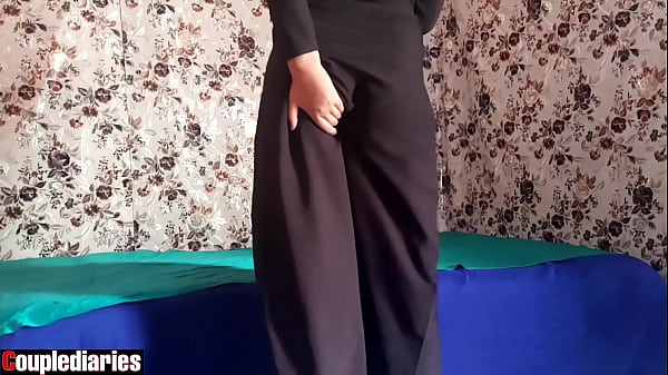 Istri Berjilbab Arab Menggairahkan Dan Memanggil Kekasihnya