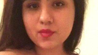 Biang Kocak! Berita Hot Lady Pakistan Selfie Kencing Bocor, Bikin Makin Erotis.