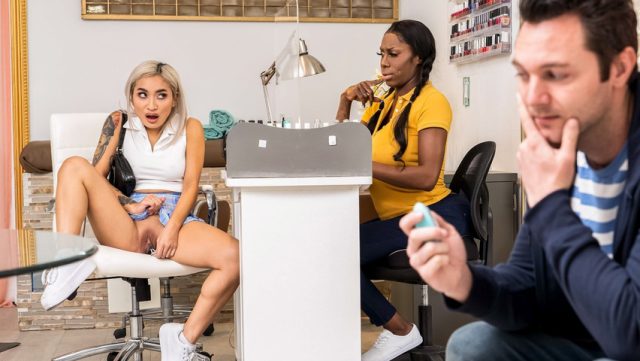 Brazzers – Getaran Nakal Bikin Ngentot Di Salon