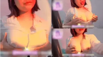 Kak Bulan, Mukanya Manis, Bodinya Bikin Makin Pengen, Toketnya Brutal Banget Bikin Ngiler.