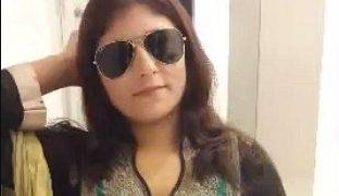 Pakistani Cewek Seksi Pake Baju Salwar Kameez Di Hotel, Siap Digoyang.