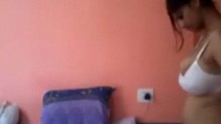 Video Montok Desi Buka Baju, Goyang Sange Bikin Minta Jatah.