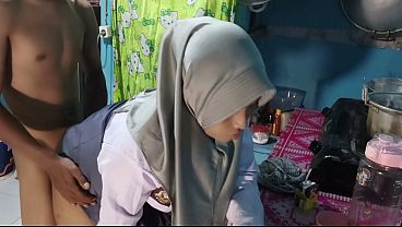 Ngentot Adik Ipar, Nikmatin Lubang Basahnya.