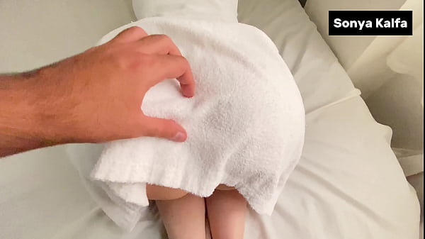 Ibu Tiri Seksi Digebuk Abis-abisan Abis Berenang