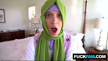 Hijabi Nafsunya Ngempet, Akhirnya Nyobain Kontol Pertama Bareng Izzy Lush & Donnie Rock