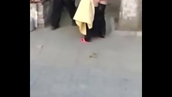 Wanita Cina Siap Digoyang
