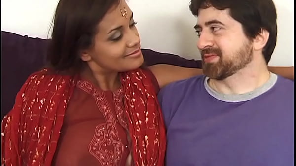Istri Selingkuh, Shriya Tante Ngentot Bareng Kakak Tiri Dan Temennya – Suara Hindi Jelas