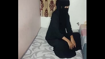 Gadis Bercadar Main Belakang Sama Sopir Pribadi, Jilbabnya Basah Kena Keringat.