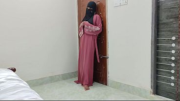 Takut-takut Tapi Pengen Ngerasain Kontol Gede Pertama Kali, Cewek Hijab India Malu-malu Ketagihan Ngentot.