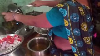 Ibu Rumah Tangga India Masak Seks Sama Selingkuhan, Dapur Jadi Arena Nafsu.