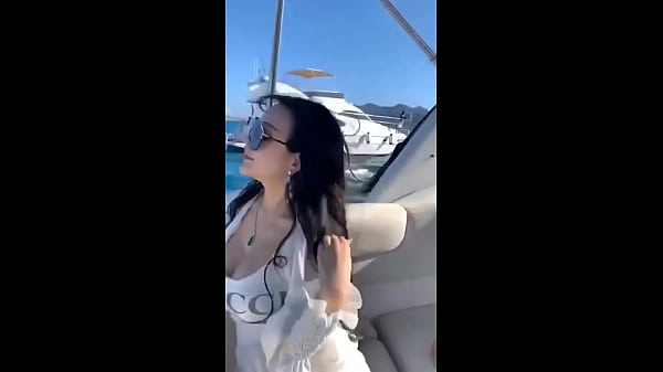 Cewek Tionghoa, Kayaknya Emang Bikin Greget, Bikin Pengen Ngerasain.