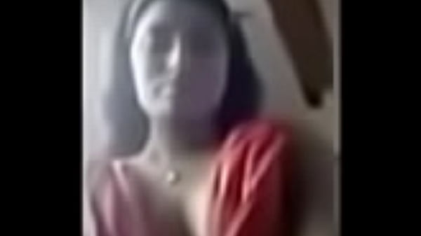 Cewek India Pamer Tetek Gede