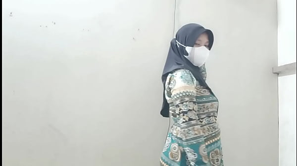 Ngentot Bininya Tetangga Pas Suaminya Lagi Ngantor, Enak Banget Rasanya.