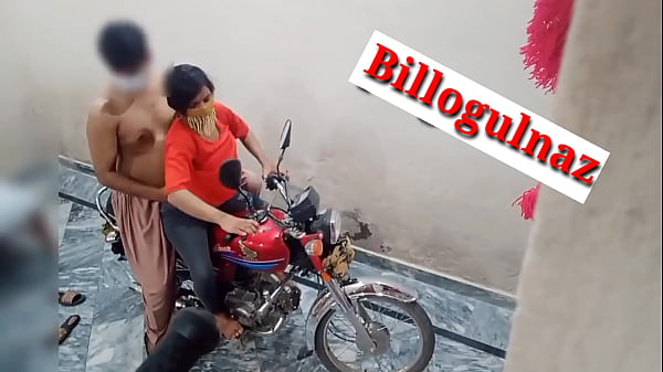 Hot Xxx Dikocok Temen Di Atas Motor Suara Hindi
