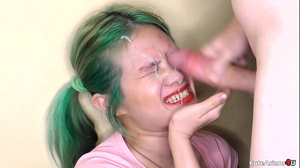 Cewek Ngewe & Ngencrotin Bokep Tiri Demi Follers Makin Banyak!