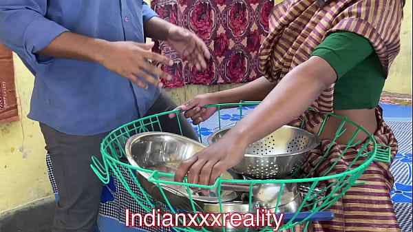 Cerita Panas Keluarga Tiri India Paling Hot, Suara Hindi Jelas Bikin Makin Greget