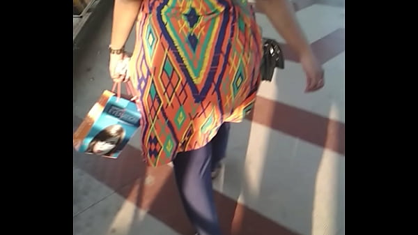 Big Indian Aunty Pantat Jalan Goyang Bikin Makin Ngebet