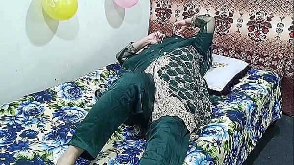 Ibu-ibu India Panggil Bocah Muda, Main Kasar Di Ranjang, Suara Hindi Panas Bikin Malu.