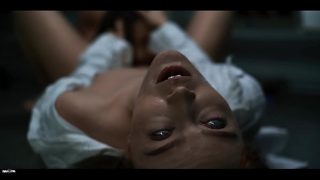 Alien Parasit Pengendali Pikiran Vs Cewek Seksi Yang Ngegas