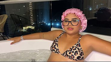 Madrastra Jalang Mandi Telanjang Bareng Anak Tiri Di Jacuzzi, Sambil Minta Digenjot Pas Bapak Lagi Pergi.