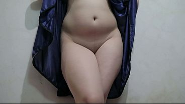 Cewek Indo Pake Lingerie Biru, Ngangkang Sambil Colmek Sampe Basah.