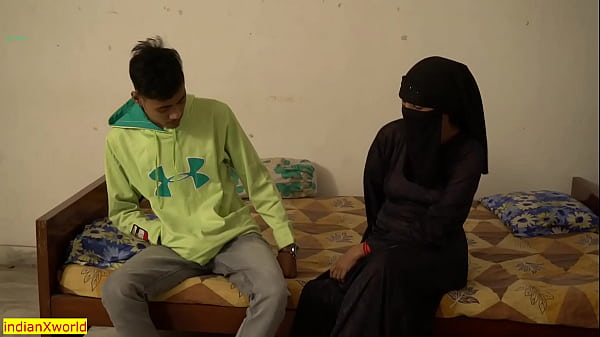 Cewek Berhijab India Main Serong Sama Temen Suami, Ngentotin Istri Gue.