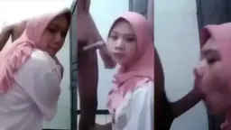 Jilbab Pink Nyepong Kontol Panjang, Mulus Banget Sampe Ke Dasar