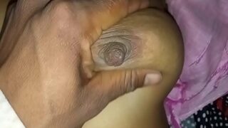 Video Mesum Desi India: Cewek Menyusui Digenjot Pacar