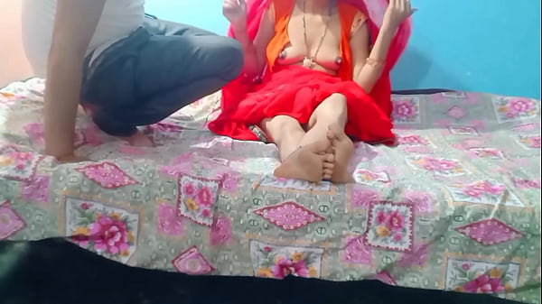 Bhabhi Ke Ghar Mein Jab Koi Nahi Tha, To Usne Devar Ke Saath Masti Karte Huye Apni Petticoat Utha Di.