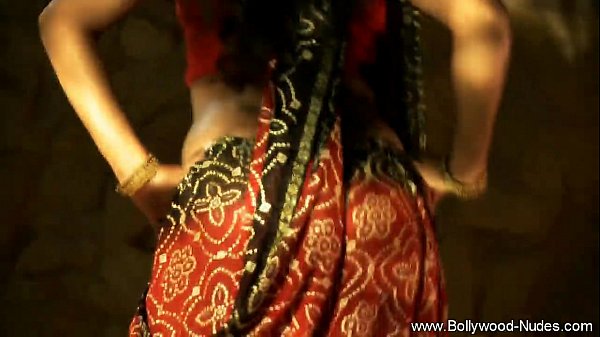 Tarian Si Gadis India Dengan Gerakan Menggoda Yang Bikin Geli