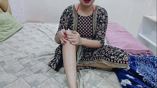 Malam Itu, Kakak Tiri Sendirian Di Kamar, Aku Pun Masuk Dan Mulai Memijat Tubuh Serta Memekku Di Depannya.