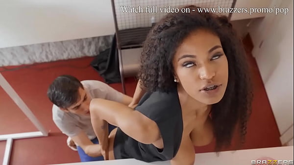 Tonton Penuh: Crot Di Popcorn, Ngentot Anal Sama Tina Fire – Brazzers