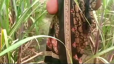 Ibu Tiri Dan Anak Tiri Ngentot Di Pinggir Sawah