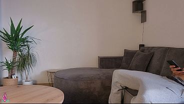 Ibu Tiri Ngeliat Anak Tiri Lagi Tegang, Langsung Bantu Sampe Pancut Di Pantat Gede Bulatnya.