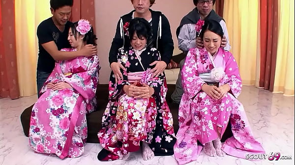Pesta Seks Jepang Langka: Tiga Abg Jav Imut Dengan Vagina Berbulu Bikin Ngeces