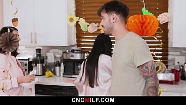 Ibu Tiri Baru Marica Langsung Diajarin Tradisi Keluarga Bebas Pakai, Semua Siap Sedia.