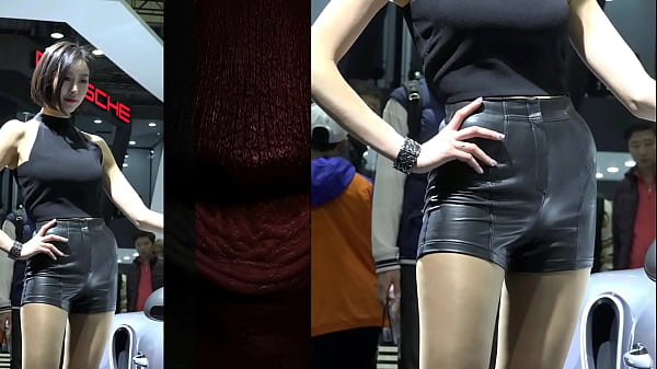 Tari Cewek China Pakai Hotpants Kulit Bikin Mlipir, Aduh Panas Banget!