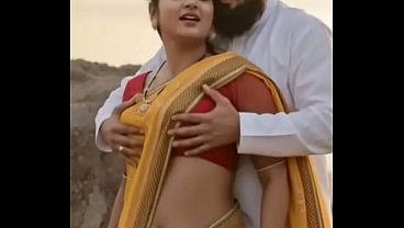 Desi Bhabhi Saree Nempel, Diajak Main Sambil Remes-remes
