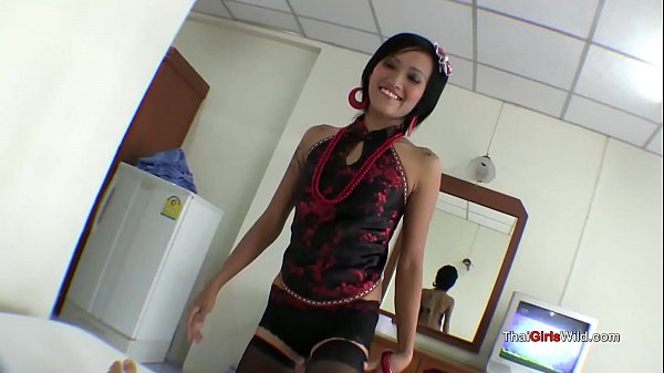 Pelayanan Mulut Super Hot Dari Pelacur Thailand Seksi Yang Bikin Mampus