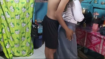 Ngentot Adik Ipar Di Dapur, Pas Mau Berangkat Sekolah, Makin Greget.